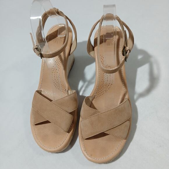 UGG Wedge Sandals Womens 9 Tan Leather Ankle Strap Espadrille - Picture 3 of 10